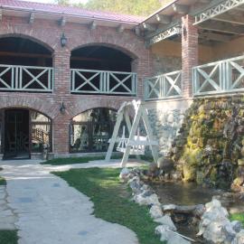 Hotel Restaurant Kakhaberi, hotel u gradu Bibiliani