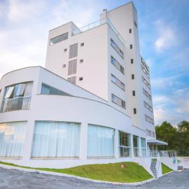 Tri Hotel São João Batista، فندق في São João Batista