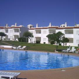 Apt com piscina em Alporchinhos