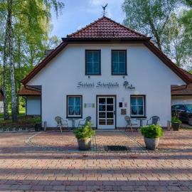 Seehotel Schorfheide, хотел в Althüttendorf