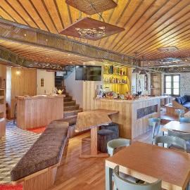 Dilofo Hotel Luxury Suites，迪洛佛的飯店
