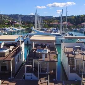 Floating Sea Houses MARINA LUX, hotel in Portorož