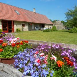 Ansumardi Farmstay，Kavandi的飯店
