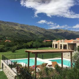 Parque Los Nogales Apart Hotel, hotel u gradu Merlo