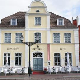 Hotel Reuterhaus Wismar, hotelli kohteessa Wismar