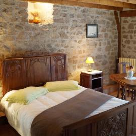 Gîte de 15 places en chambre de 2, 4, 5 personnes, hotell i Saint-Exupéry-les-Roches