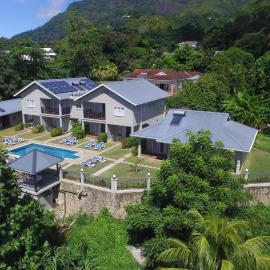Bambous River Lodge, hotel u gradu Bel Ombre