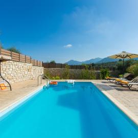 Villa Irene & Villa Sylvia, hotel u gradu Roumelí