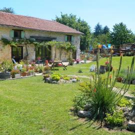 chez daisy, hotel u gradu Montbron