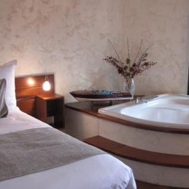 Ile du Gua Suites، فندق في ناربون