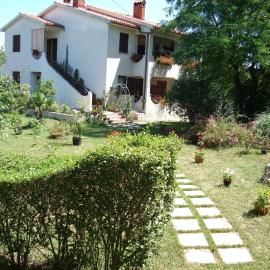 Apartments Valoda, hotel i Nedeščina