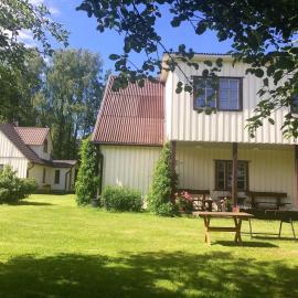 Männi Farm Holiday House, hotel in Eoste