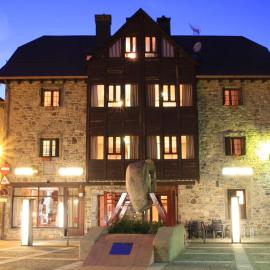 Hotel-Aparthotel El Reyno, hotel Sallent de Gállegóban