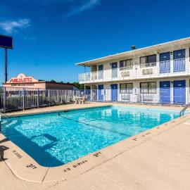 Motel 6-Lumberton, NC, hotel v destinaci Lumberton