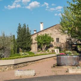 Logis Hôtel Restaurant La Vieille Ferme, Mâcon Nord: Mâcon şehrinde bir otel