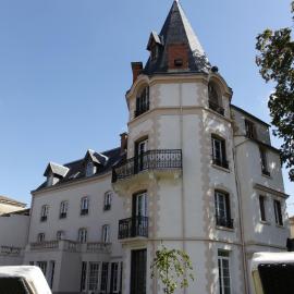 Château Les 4 Saisons, hotel u gradu Saint-Cirgues-sur-Couze