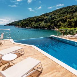 Pine Tree Boutique Apartments, hotel i Saplunara