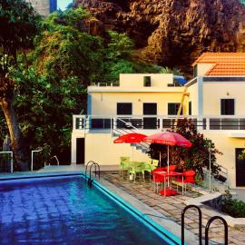 Casa Santa Barbara Deluxe, hotel in Ribeira Grande