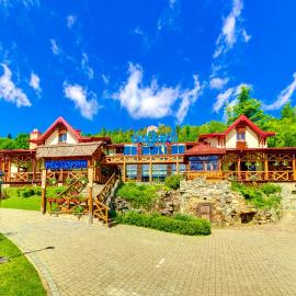 Slovyanka Hotel, hotelli Slavskessa