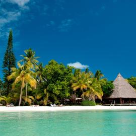 Oure Lodge Beach Resort, hotelli kohteessa Vao