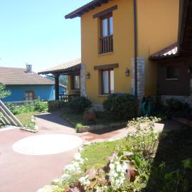 Apartamentos La Calvera, hotel em Llames de Parres
