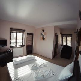 White House: Ranca şehrinde bir otel
