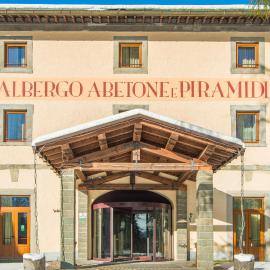 HG Abetone e Piramidi Resort، فندق في ابيتون