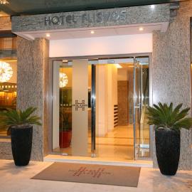 Hotel Flisvos, отель в Каламате