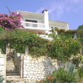 Holiday home Zdenka, hotel in Okrug Donji