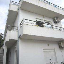 Apartments Zdenka, hotel en Okrug Donji