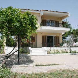 Villa Vlichos, hotel in Amarynthos