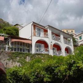 Maison Raphael, хотел в Минори