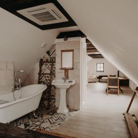 Penzion Víno Hruška Pardubice, hotelli kohteessa Pardubice