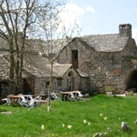 Ferme Auberge La Tindelle、La Cresseのホテル