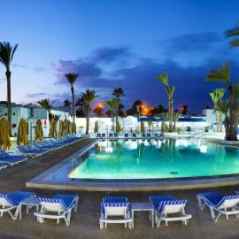 Hari Club Beach Resort, отель в Агире