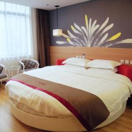 Thank Inn Chain Hotel Jiangsu Zhenjiang Danyang Train Station, hotel v destinaci Jinglin