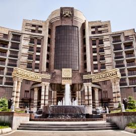 Multi Grand Pharaon Hotel, hotel din Erevan