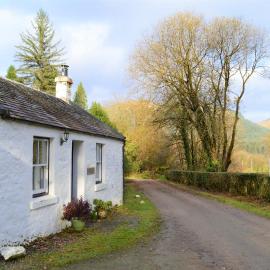 Glenbranter Cottage, Hotel in Strachur