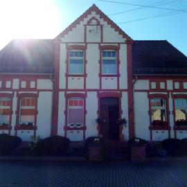 Am Lindenplatz, hotel em Crinitz