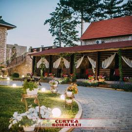 Curtea Boierului Hotel, hotel en Peresecina