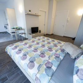 Apartments Fewo, hotelli kohteessa Bolzano