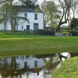 White House Farm Cottages, hotel a West Haddon