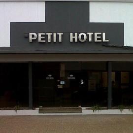 Petit Hotel, hotel v destinácii Chivilcoy