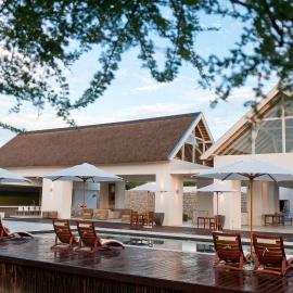 Emanya@Etosha, hôtel à Mokuti Lodge
