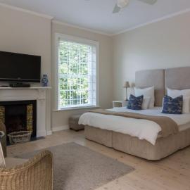 Sandown Lodge