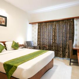 Treebo Premium Akshaya Mahal Inn - Near Mysore Palace，邁索爾的飯店