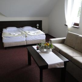 Viesnīca Hotel Cynamon pilsētā Tokarnia