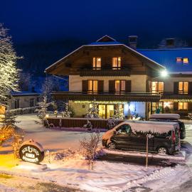 Ferienhof Alte Post, hotel em Weissbriach