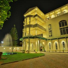 Navro Beach Resort, hotel in Panadura