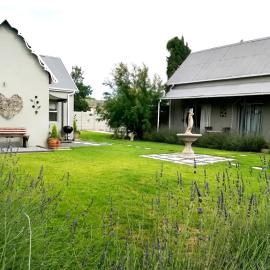 Tranquil House B&B @ 1 College Ave, hotel u gradu Kvinstaun